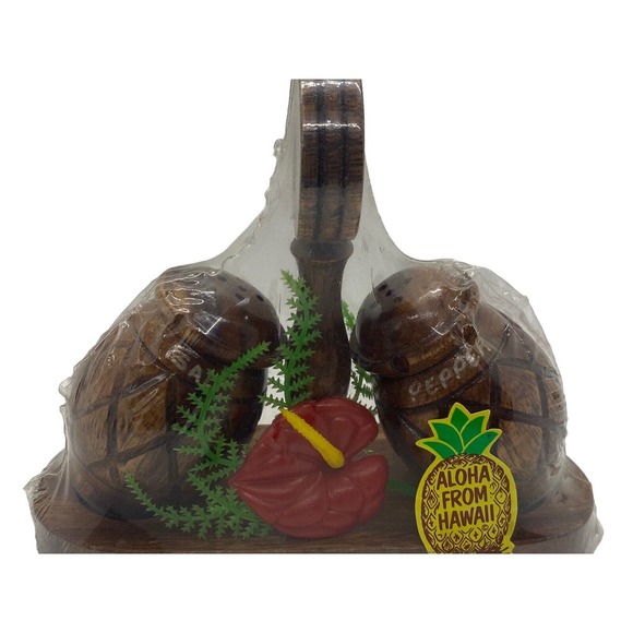 Vintage HAWAII Souvenir SALT & PEPPER SHAKERS on Stand NEW Sealed Aloha Vintage - Picture 7 of 8